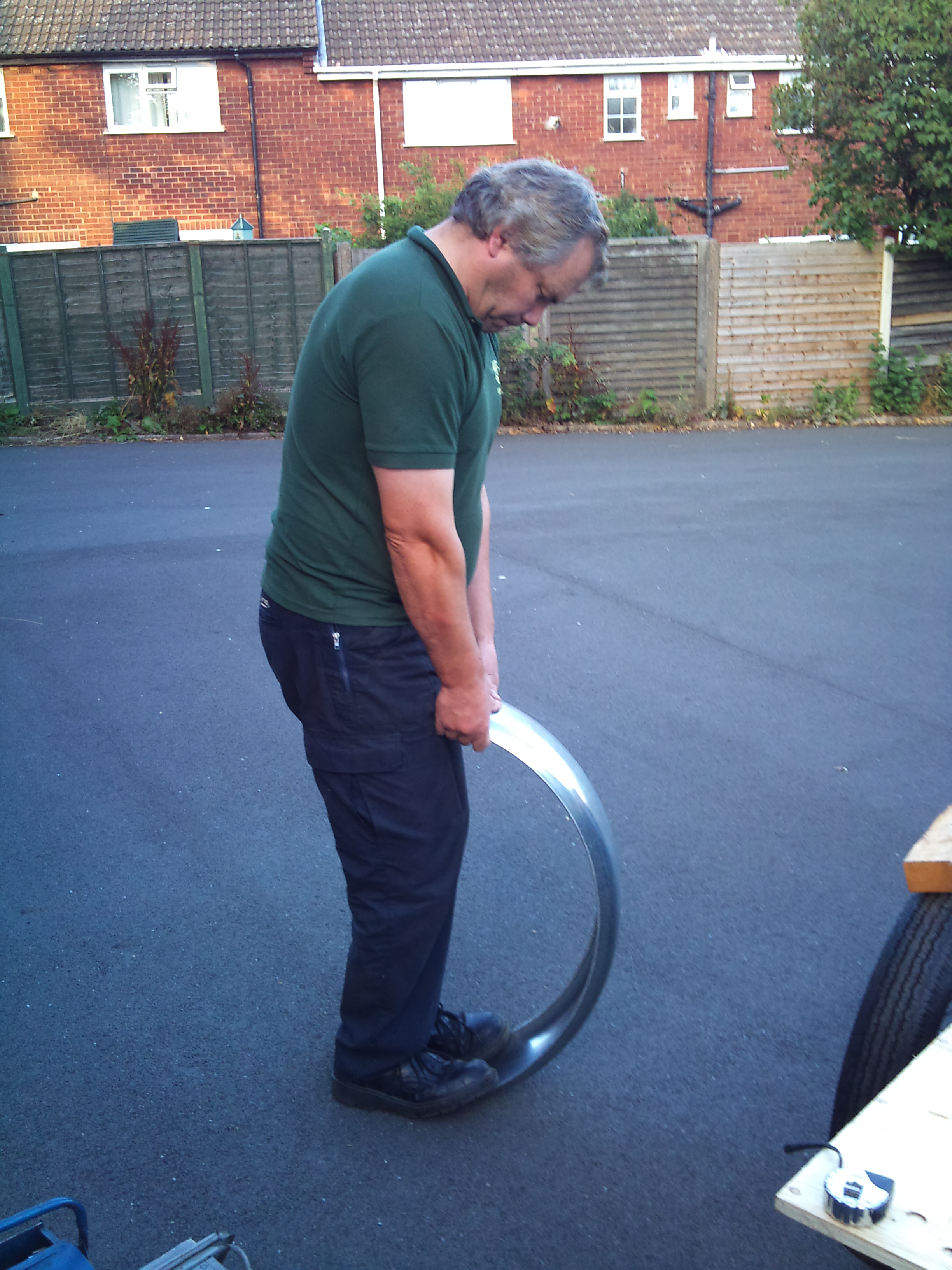 Adjusting the mud guard